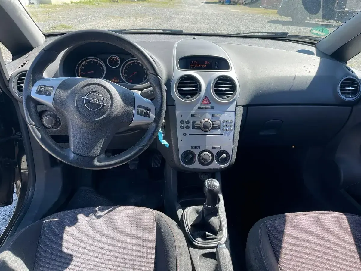 Usado Opel Corsa 90 HP (66 kW) 2007 Preto Citadino