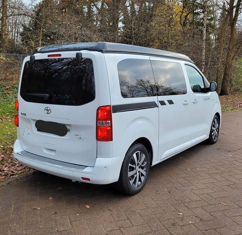 Gebraucht Toyota Proace 177 PS (130 kW) 2024 Weiß Van / Kleinbus