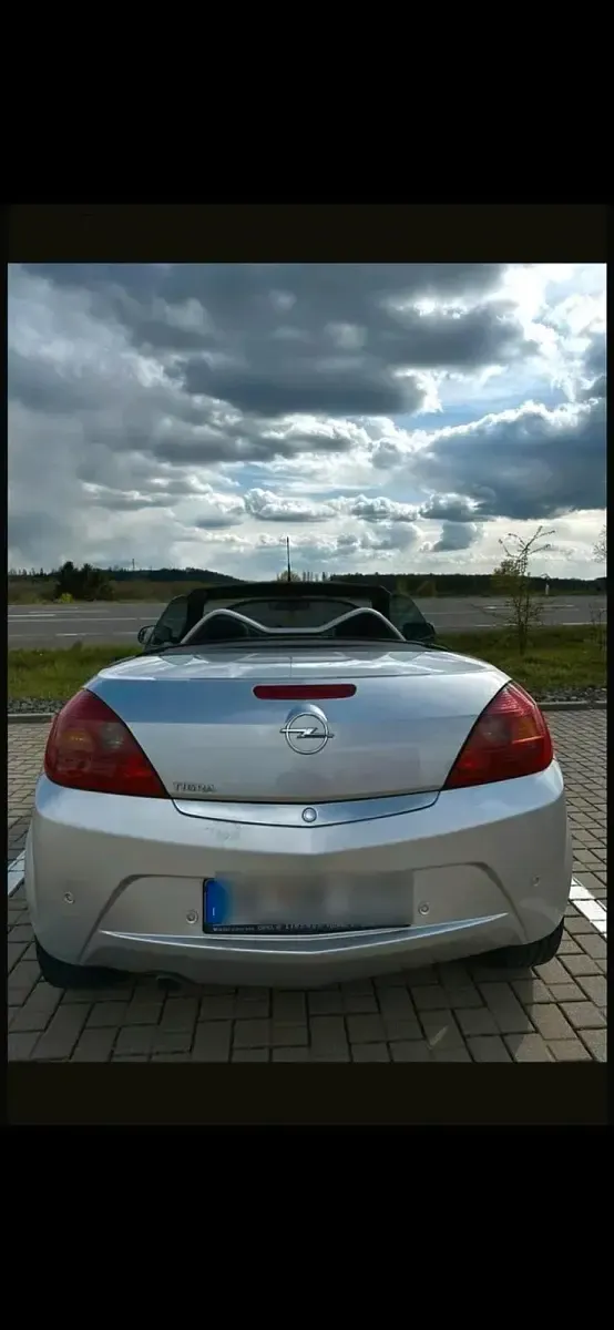 Gebraucht Opel Tigra 90 PS (66 kW) 2010 Silber Cabrio