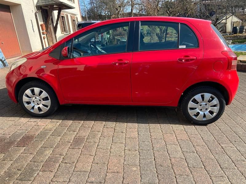 Gebraucht Toyota Yaris 87 PS (63 kW) 2007 Rot Kleinwagen