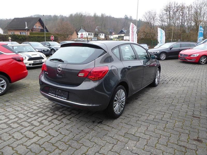Gebraucht Opel Astra Active 116 PS (85 kW) 2013 Grau Limousine