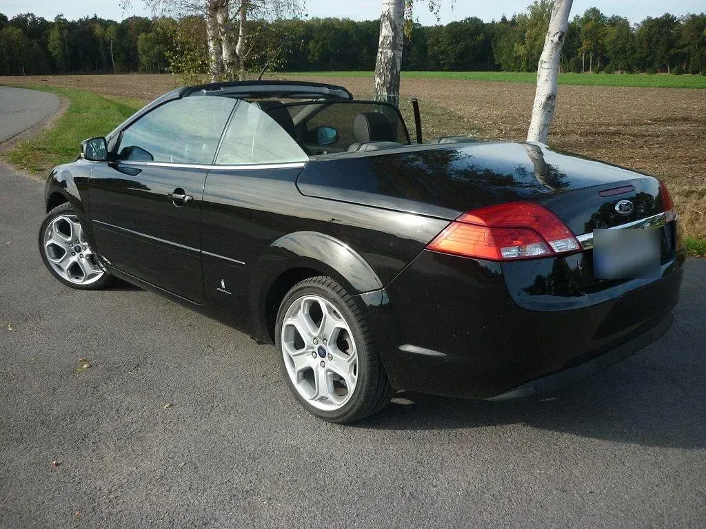 Gebraucht Ford Focus Cabriolet Titanium 145 PS (106 kW) 2010 Schwarz Cabrio