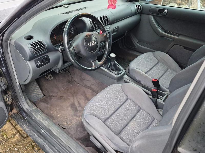 Gebraucht Audi A3 Sport 101 PS (74 kW) 1997 Blau Kleinwagen