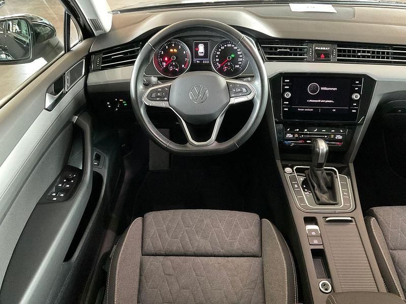 Gebraucht VW Passat Business 150 PS (110 kW) 2024 Schwarz Kombi