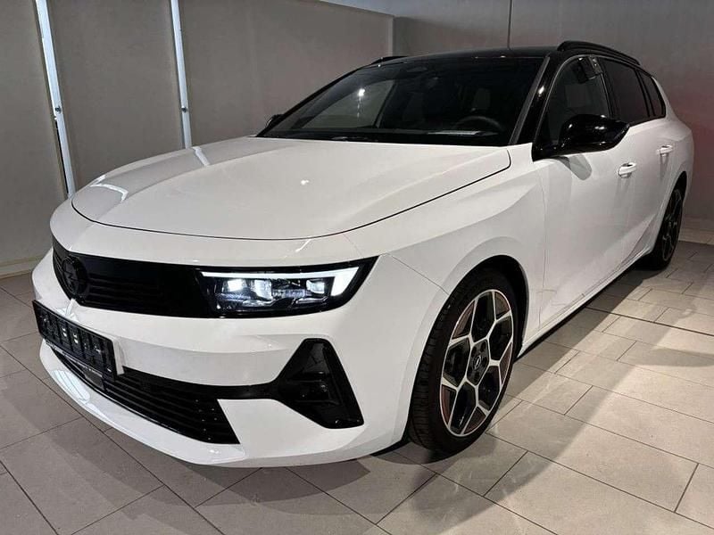 Weiß Gebraucht 2024 Opel Astra Kombi | 25.990 € (Fairer Preis) - Bild 1/4