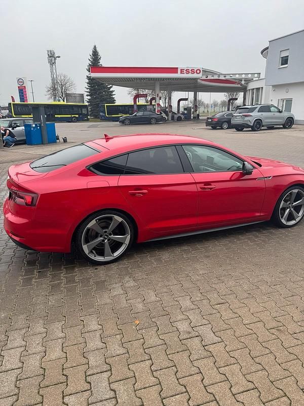 Rot Gebraucht 2019 Audi A5 Limousine | 27.000 € (Fairer Preis) - Bild 1/4