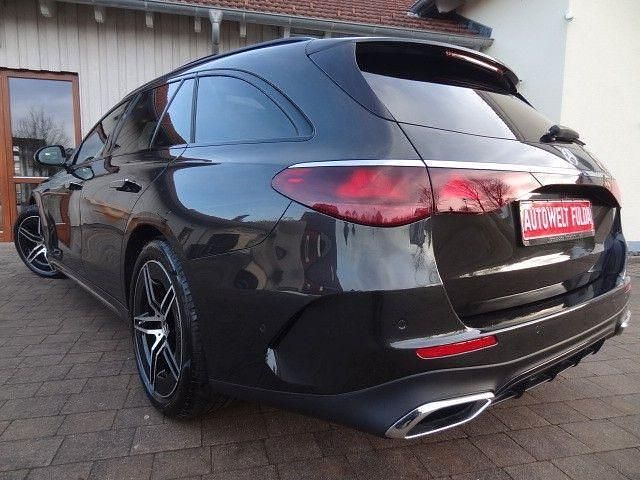 Gebraucht Mercedes E220 AMG Line Premium Plus 197 PS (144 kW) 2024 Grau Limousine