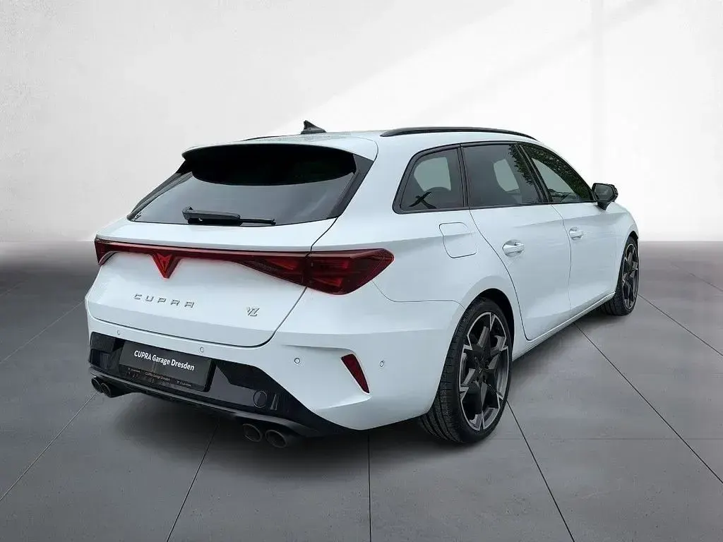 Nouă Cupra Leon VZ 333 CP (244 kW) 2026 Alb Berlinǎ