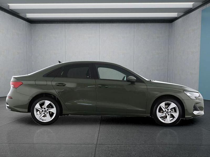 Gebraucht Audi A3 116 PS (85 kW) 2024 Grün Limousine