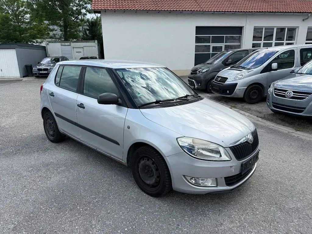 Gebraucht Skoda Fabia 60 PS (44 kW) 2010 Grau Limousine