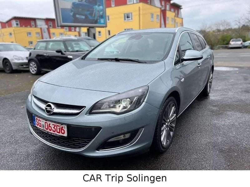 Gebraucht Opel Astra Exklusiv 165 PS (121 kW) 2014 Silbersee/perl silber (m2) Kombi