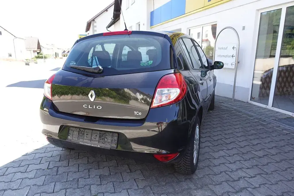 Gebraucht Renault Clio II 103 PS (75 kW) 2011 Schwarz Limousine