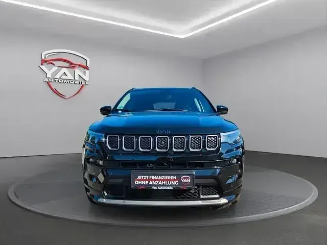 Käytetty Jeep Compass 179 HP (131 kW) 2022 Musta Katumaasturi