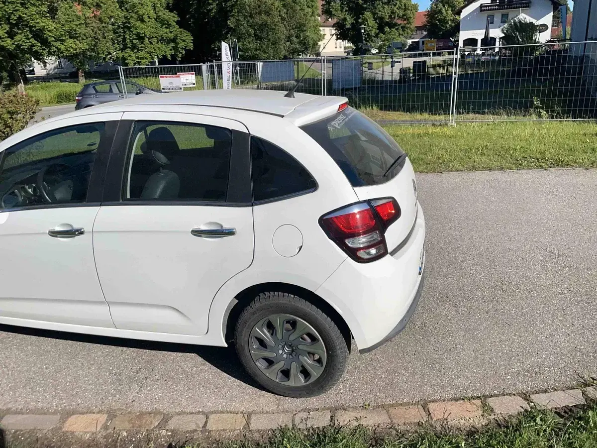 Gebraucht Citroën C3 PureTech 83 PS (61 kW) 2016 Weiß Limousine