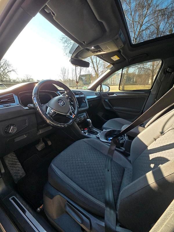 Gebraucht VW Tiguan 150 PS (110 kW) 2018 Silber SUV