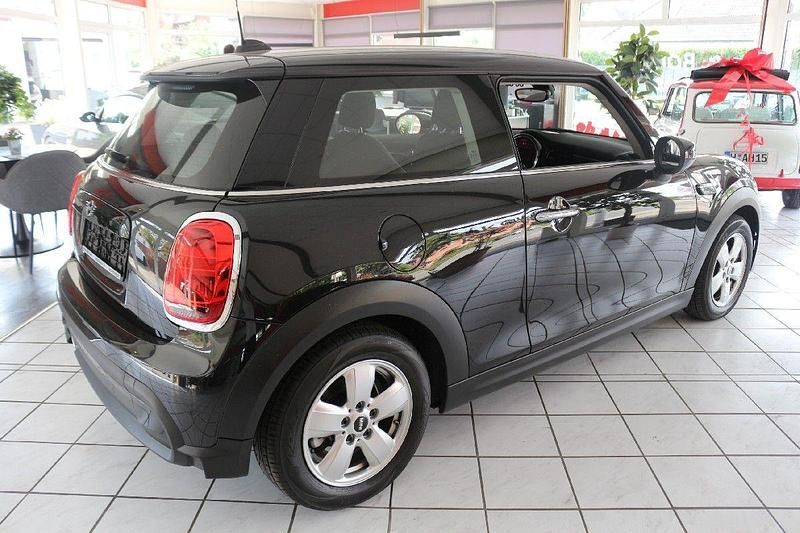 Gebraucht Mini Cooper 136 PS (100 kW) 2023 Schwarz Kleinwagen