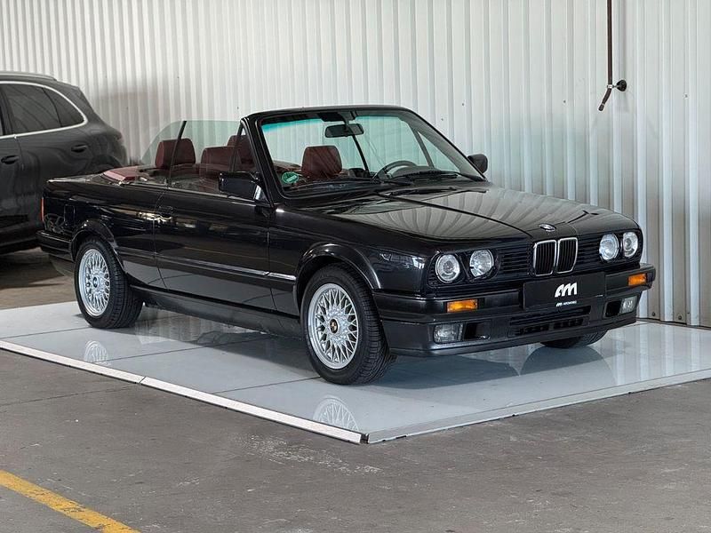 Schwarz Gebraucht 1991 BMW 325 Cabriolet Performance Cabrio | 37.900 € - Bild 1/4