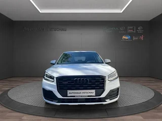 Weiß (weiß) Gebraucht 2018 Audi Q2 SUV | 20.990 € (Fairer Preis) - Bild 1/2