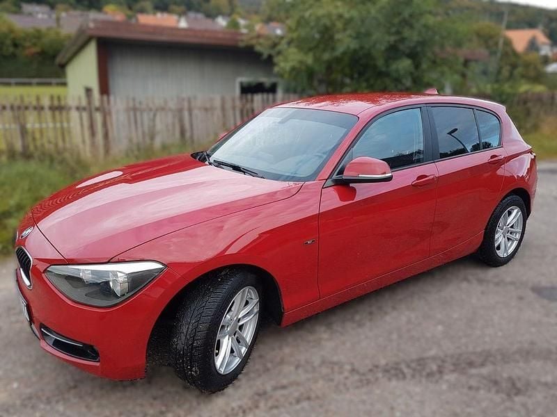 Gebraucht BMW 116 Sport Line 136 PS (100 kW) 2012 Rot Kleinwagen