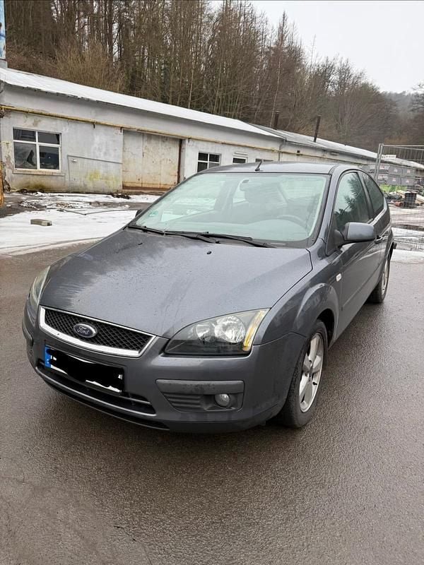 Gebraucht Ford Focus 2005 Grau Limousine