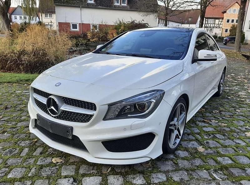 Weiß Gebraucht 2016 Mercedes 220 Coupé | 19.700 € (Teuer) - Bild 1/4