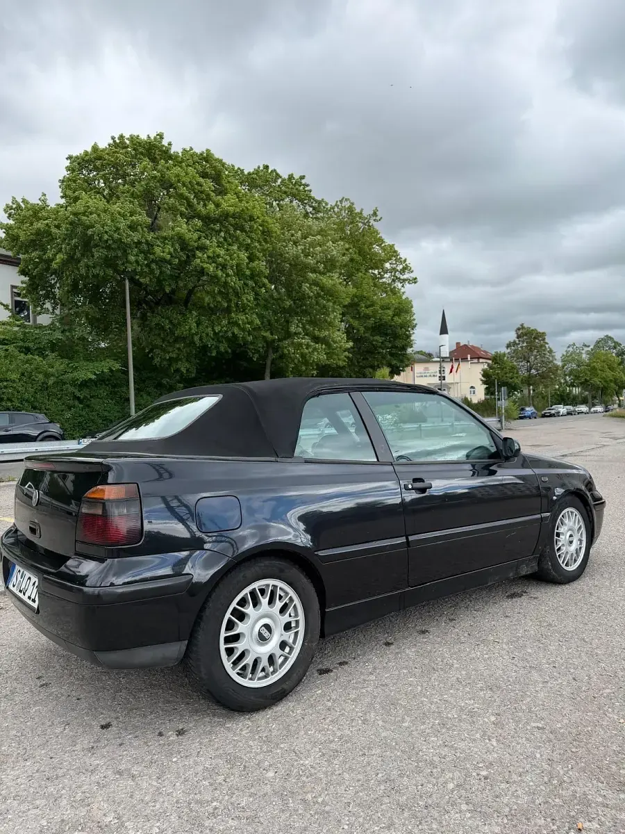 Gebraucht VW Golf Cabriolet 101 PS (74 kW) 1998 Schwarz Cabrio