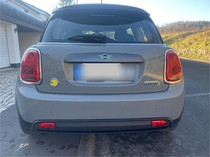 Gebraucht Mini Cooper SE 135 kW (184 PS) 2021 Grau Kleinwagen