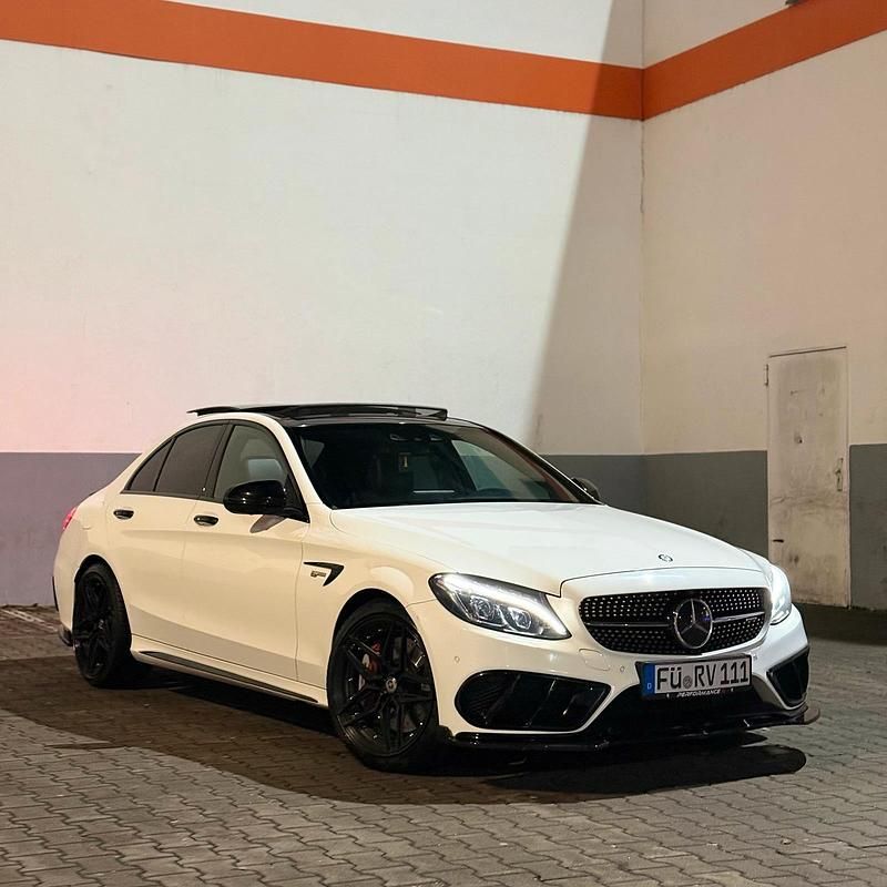 Weiß Gebraucht 2016 Mercedes C43 AMG AMG Limousine | 25.500 € (Fairer Preis) - Bild 1/4