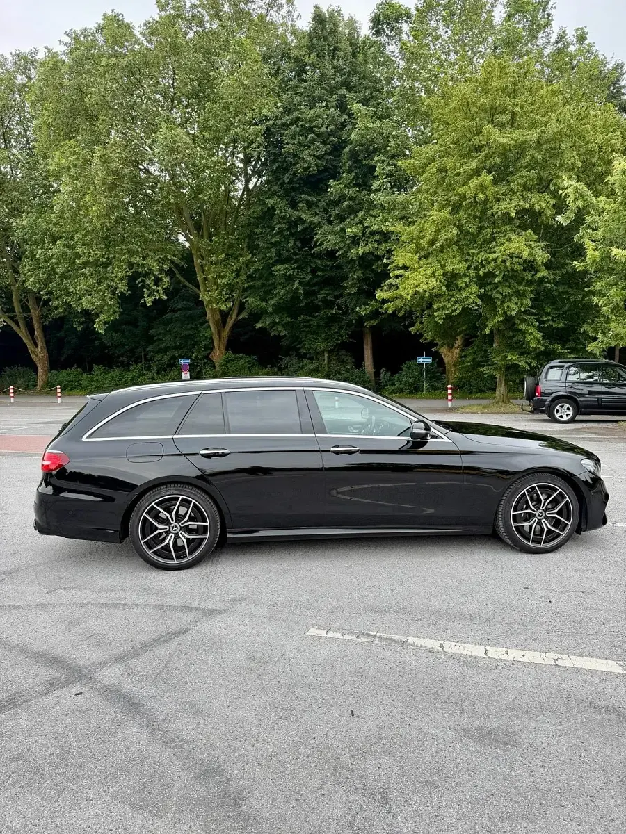 Gebraucht Mercedes E400 AMG 340 PS (250 kW) 2018 Schwarz Kombi