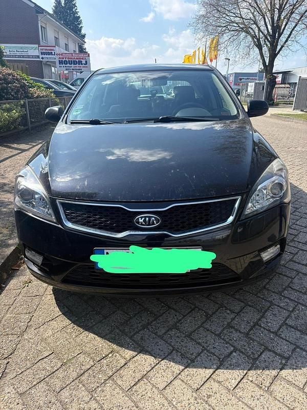 Gebraucht Kia Ceed 90 PS (66 kW) 2012 Schwarz Kleinwagen