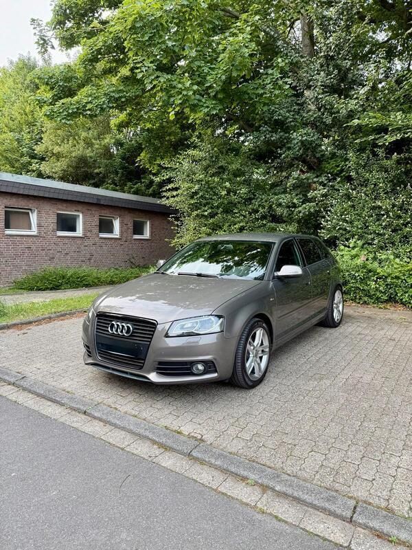 Grau Gebraucht 2012 Audi A3 S-Line Limousine | 6.000 € (Superpreis) - Bild 1/4