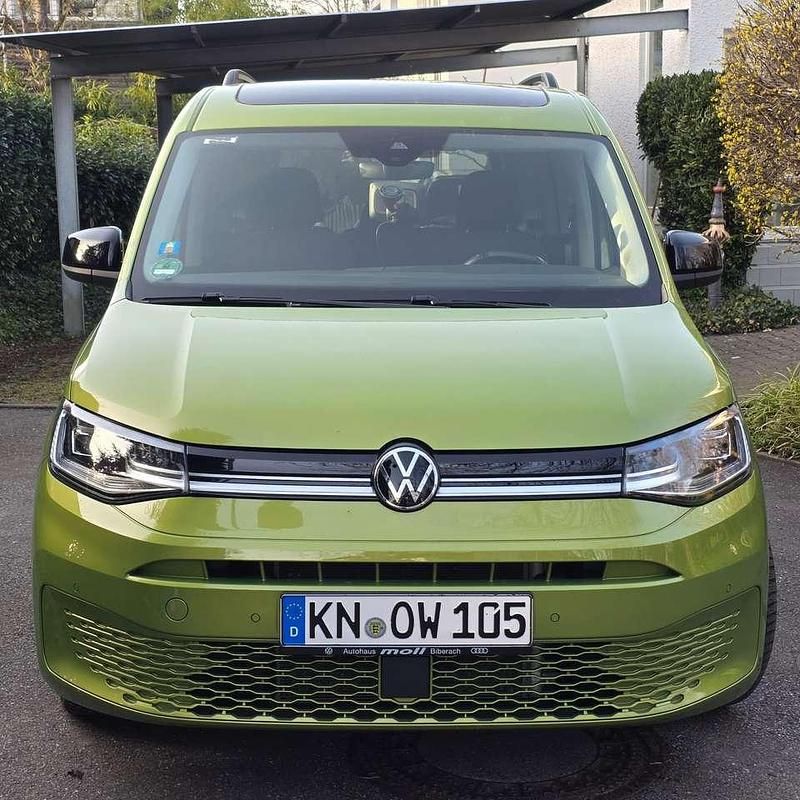 Gebraucht VW Caddy Life 122 PS (89 kW) 2021 Grün Van / Kleinbus