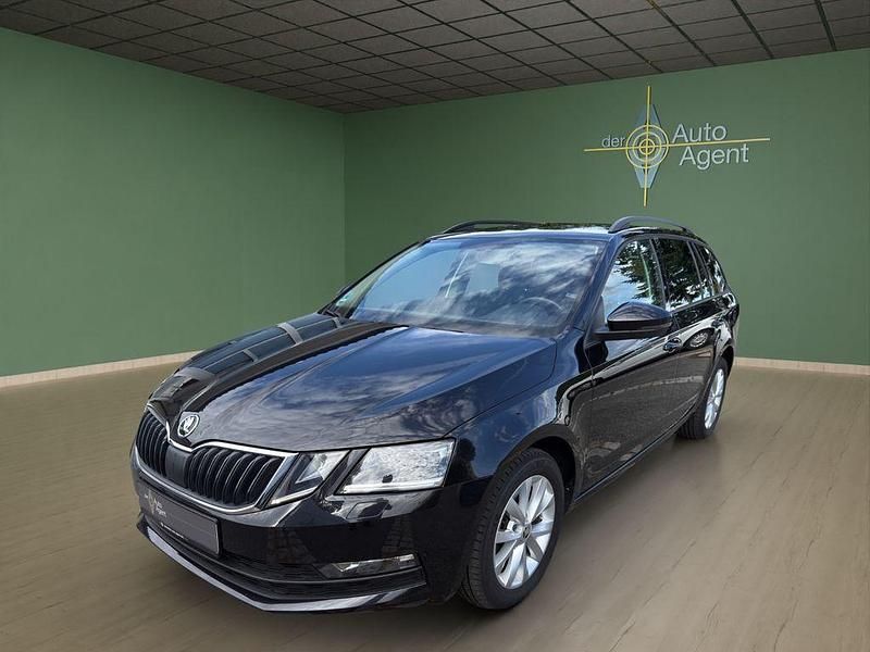 Schwarz Gebraucht 2020 Skoda Octavia Tour Kombi | 15.800 € (Superpreis) - Bild 1/4