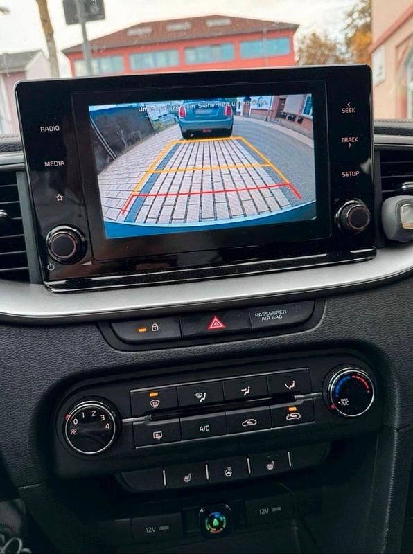 Gebraucht Kia Ceed Edition 7 101 PS (74 kW) 2020 Weiß Kleinwagen