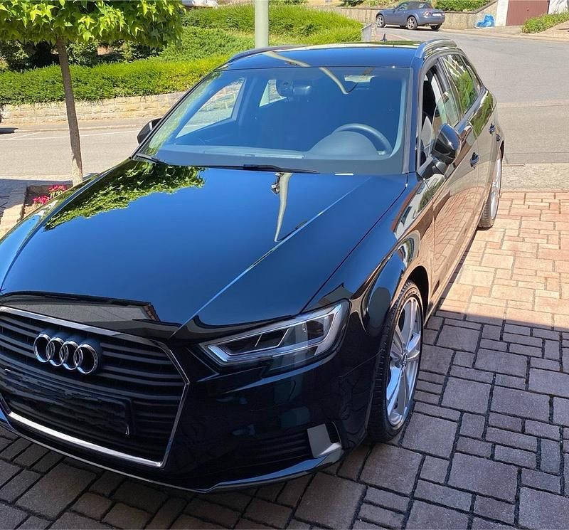 Schwarz Gebraucht 2019 Audi A3 Limousine | 18.500 € (Guter Preis) - Bild 1/4