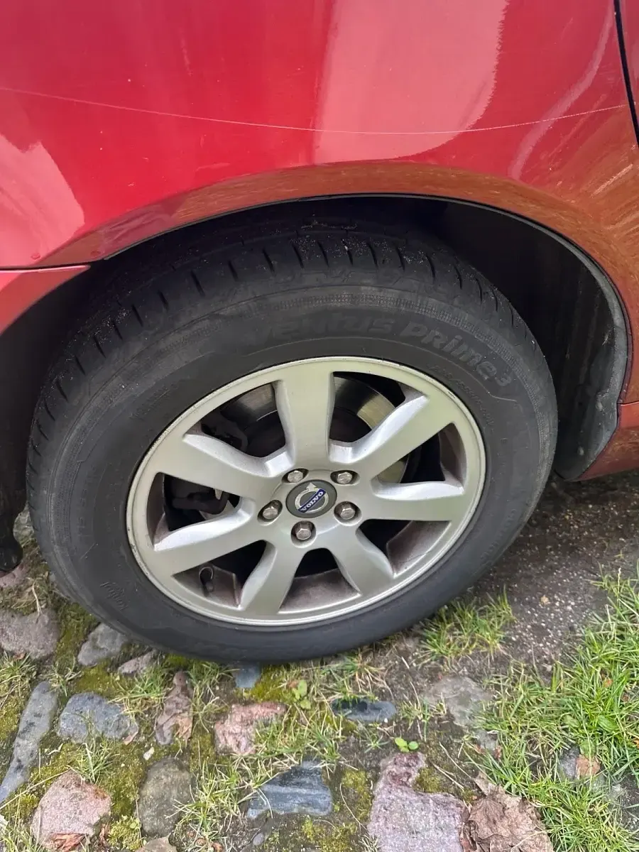 Gebraucht Volvo V70 173 PS (127 kW) 2010 Rot Kombi
