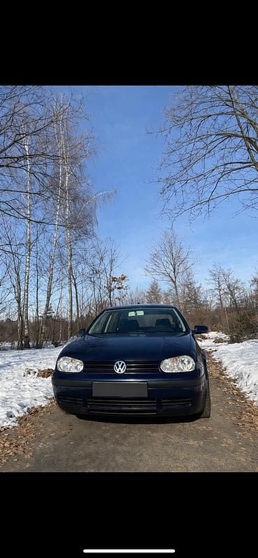 Blau Gebraucht 2004 VW Golf IV Kleinwagen | 1.200 € (Guter Preis) - Bild 1/4