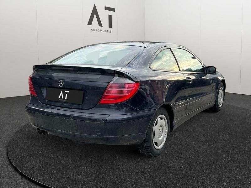 Gebraucht Mercedes C180 143 PS (105 kW) 2002 Blau Coupé