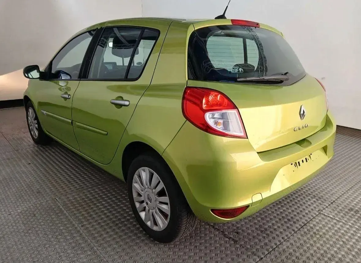 Occasion Renault Clio III Dynamique 75 ch (55 kW) 2009 Vert Berline