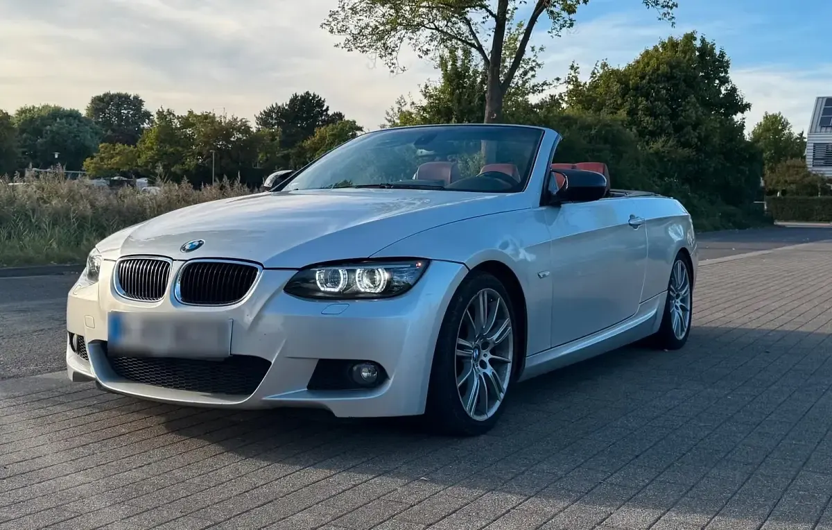 Gebraucht BMW 330 204 PS (150 kW) 2007 Silber Cabrio