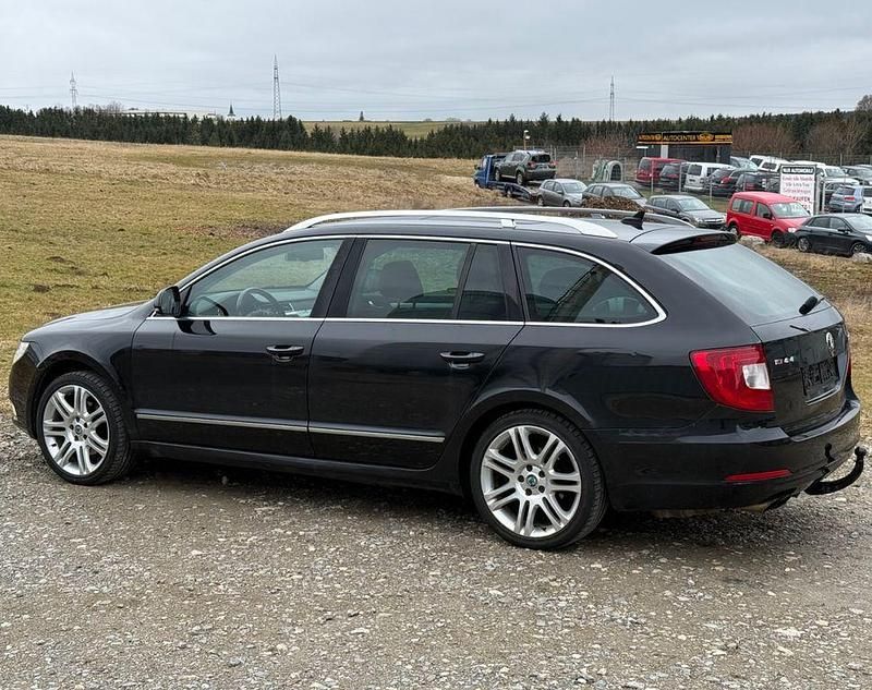 Gebraucht Skoda Superb 170 PS (125 kW) 2011 Schwarz Kombi