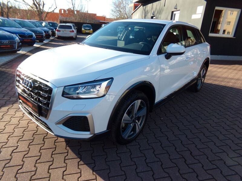 Gebraucht Audi Q2 Advanced 150 PS (110 kW) 2022 Gletscherweiß metallic SUV