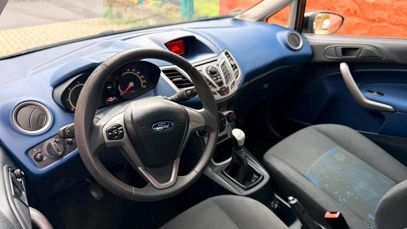 Gebraucht Ford Fiesta 75 PS (55 kW) 2010 Schwarz Kleinwagen