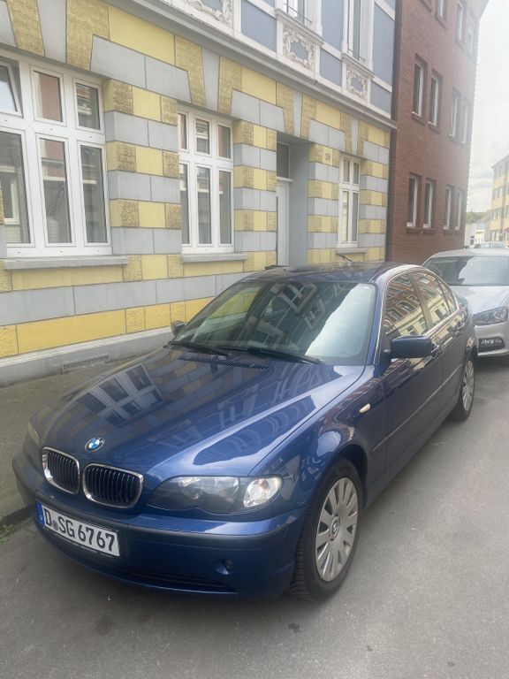 Blau Gebraucht 2004 BMW 320 Limousine | 4.000 € (Guter Preis) - Bild 1/4