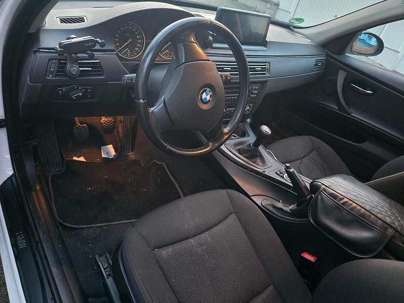 Gebraucht BMW 330 245 PS (180 kW) 2009 Limousine