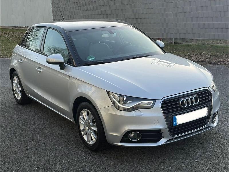 Gebraucht Audi A1 Sportback Attraction 122 PS (89 kW) 2012 Silber Kleinwagen