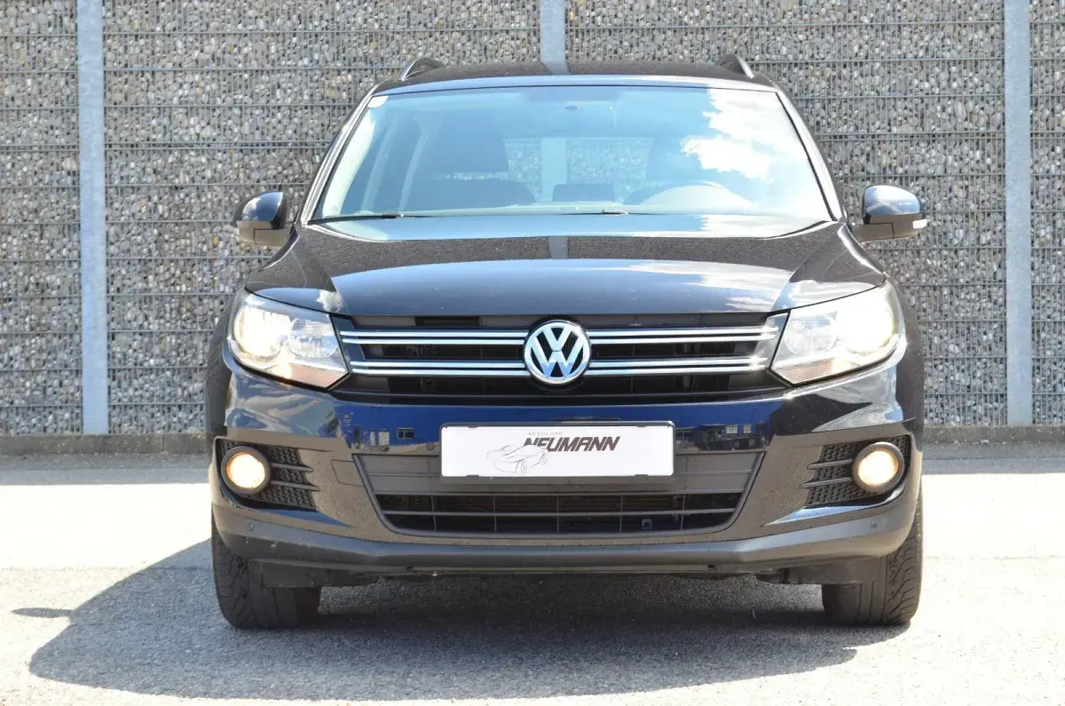 Gebraucht VW Tiguan Trendline 110 PS (80 kW) 2015 Schwarz SUV