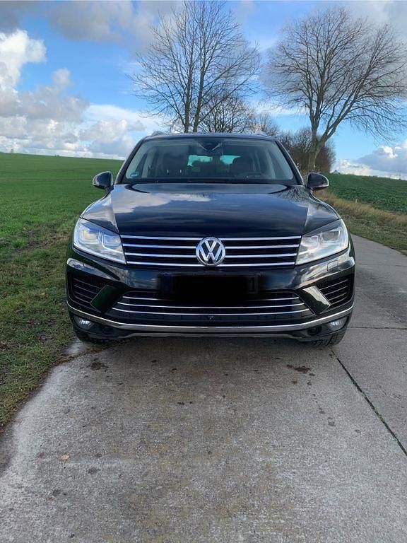 Schwarz Gebraucht 2014 VW Touareg Exclusive SUV | 18.500 € (Fairer Preis) - Bild 1/4