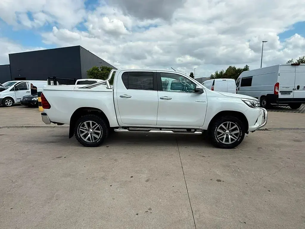 Gebraucht Toyota HiLux 150 PS (110 kW) 2018 Weiß Pickup
