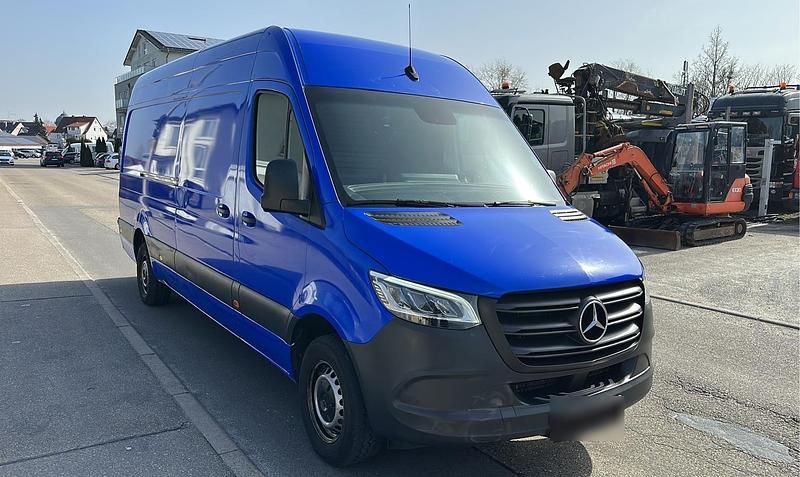 Gebraucht Mercedes Sprinter 150 PS (110 kW) 2022 Blau Van